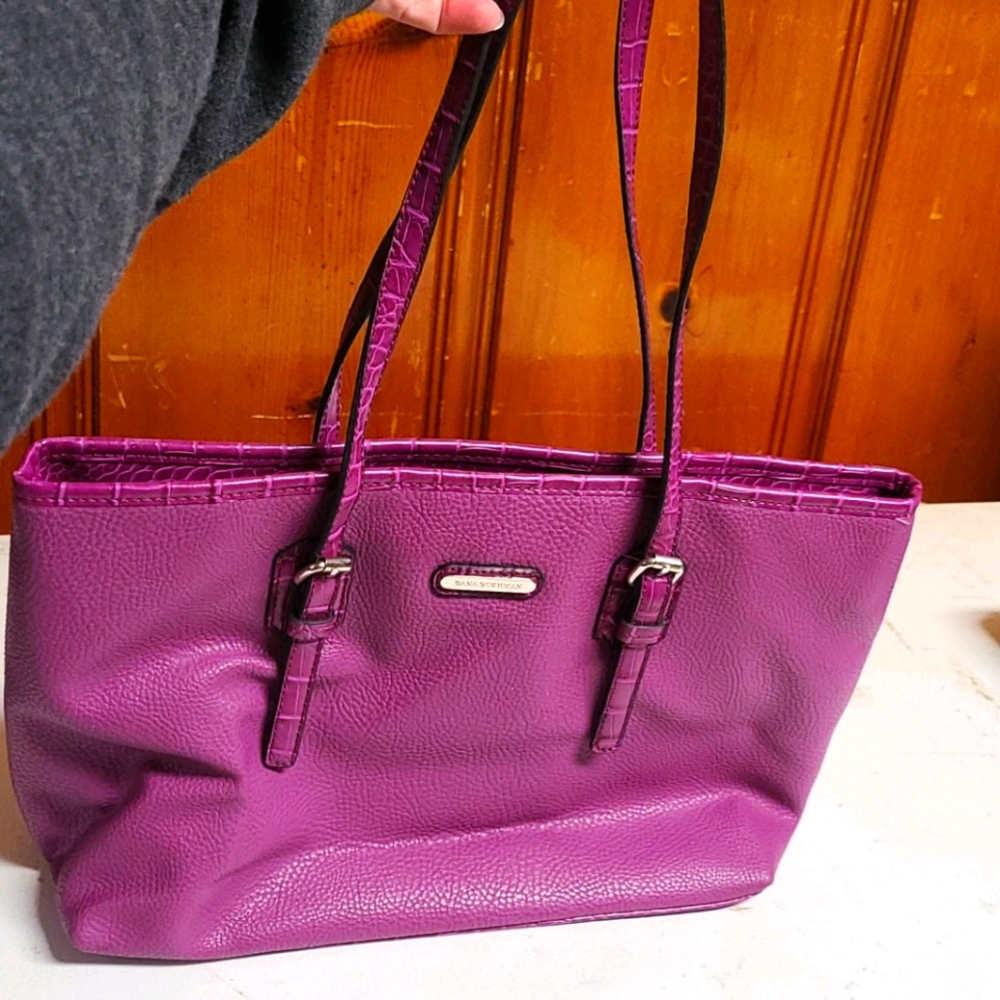 Women's purple purse